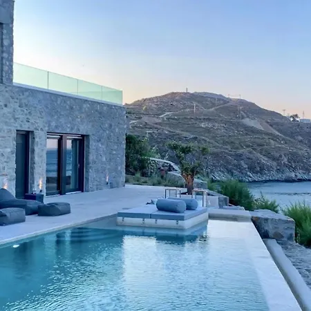 Adokerodes Villa *